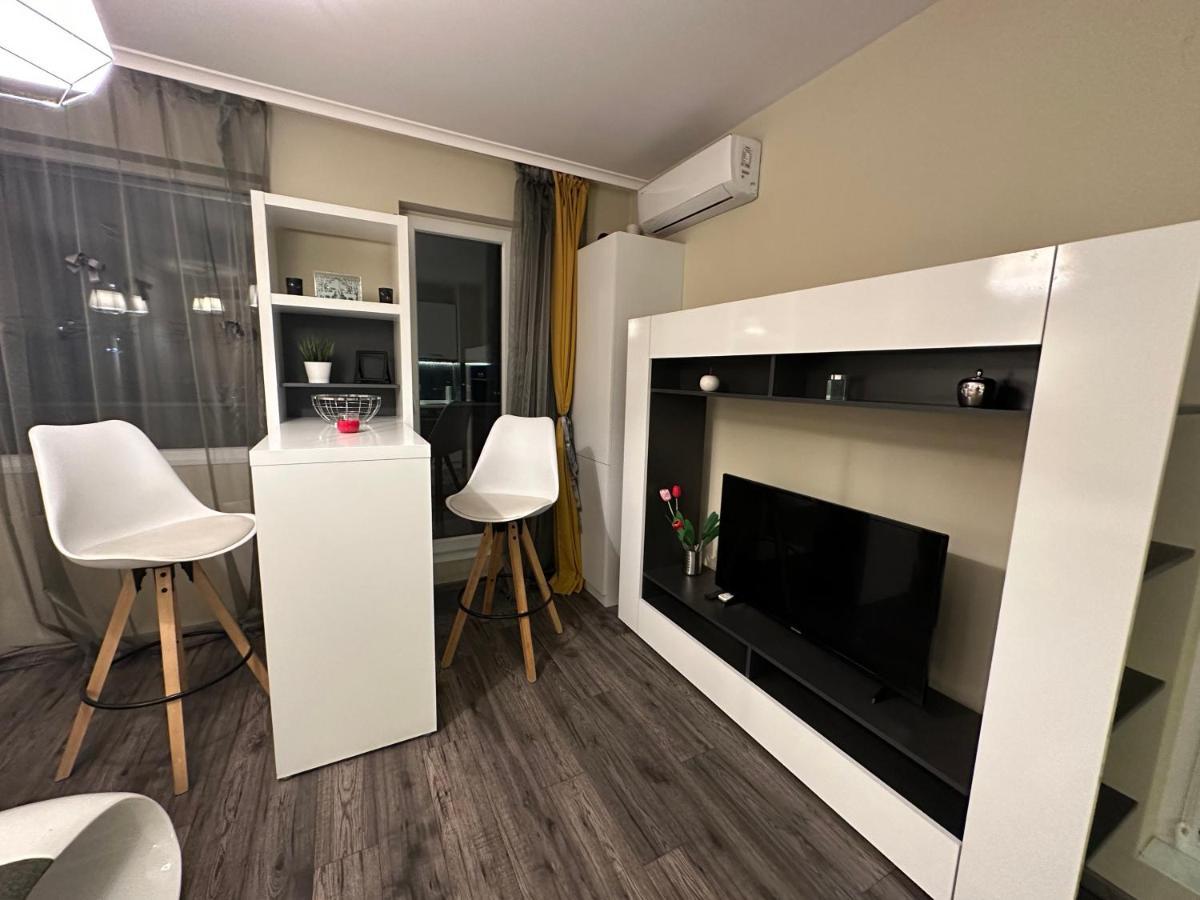 Uni Time Apartment By Lmg Sofia Extérieur photo