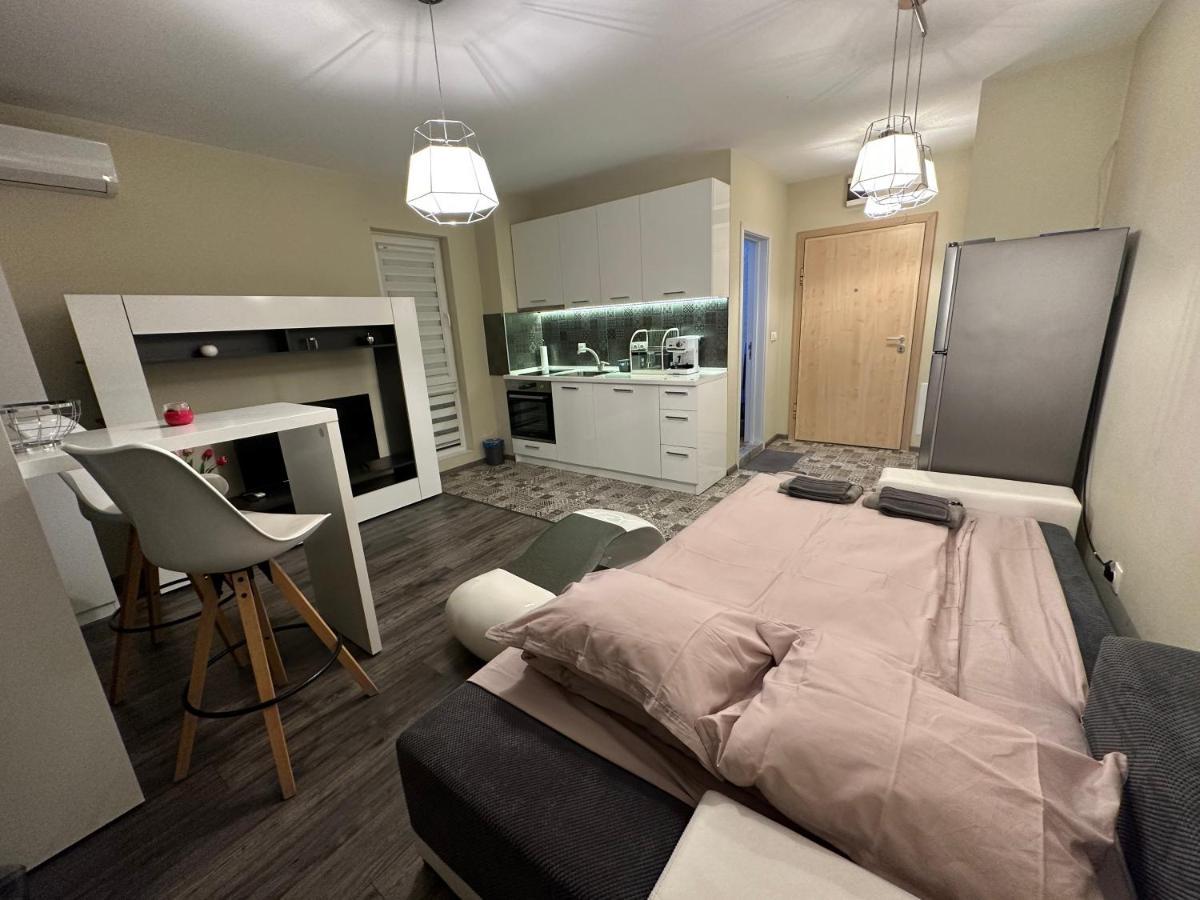 Uni Time Apartment By Lmg Sofia Extérieur photo